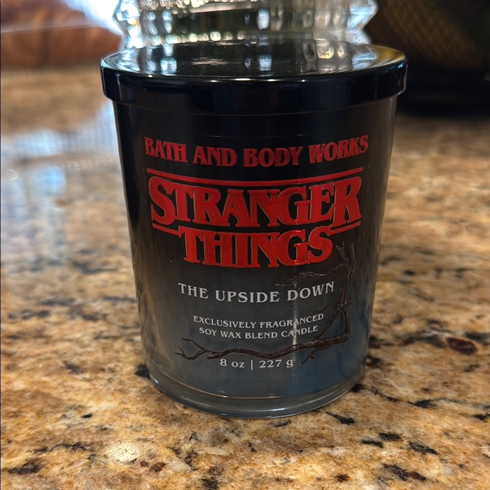 Bath & body Works, Stranger Things the upside down candle